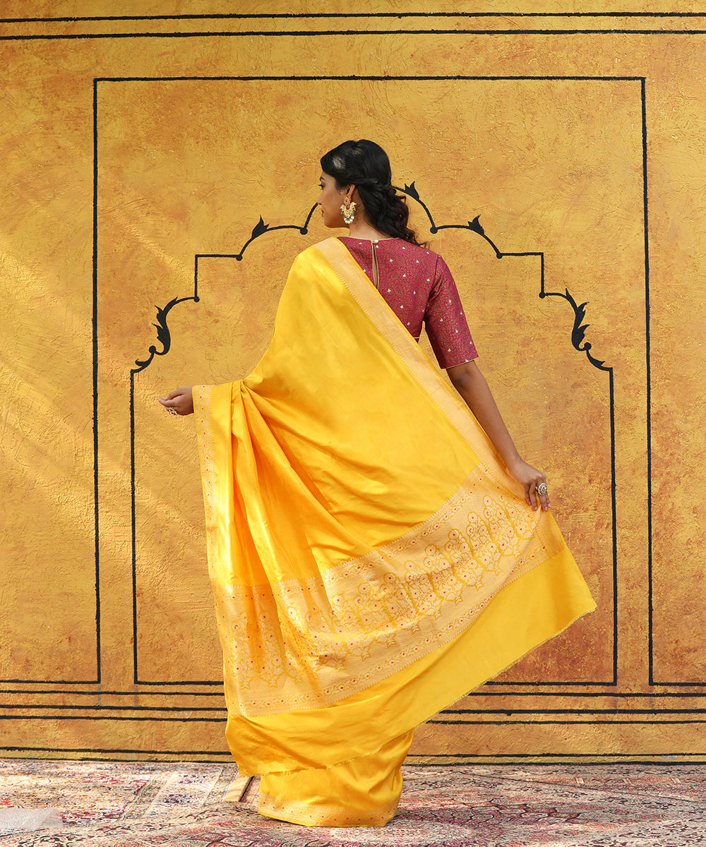 Handloom_Mango_Yellow_Pure_Katan_Silk_Banarasi_Saree_With_Meenakari_Border_WeaverStory_03