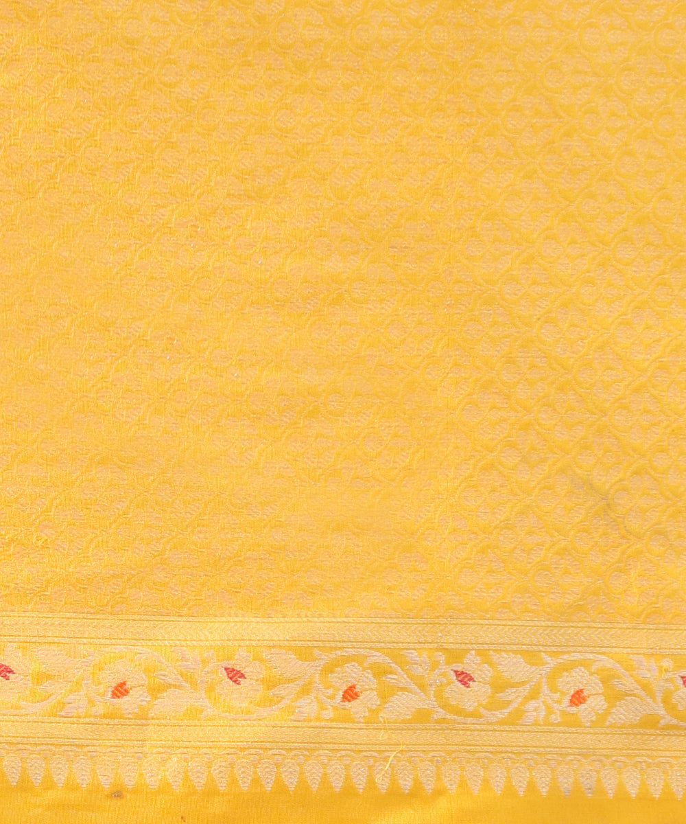 Handloom_Mango_Yellow_Pure_Katan_Silk_Banarasi_Saree_With_Meenakari_Border_WeaverStory_05