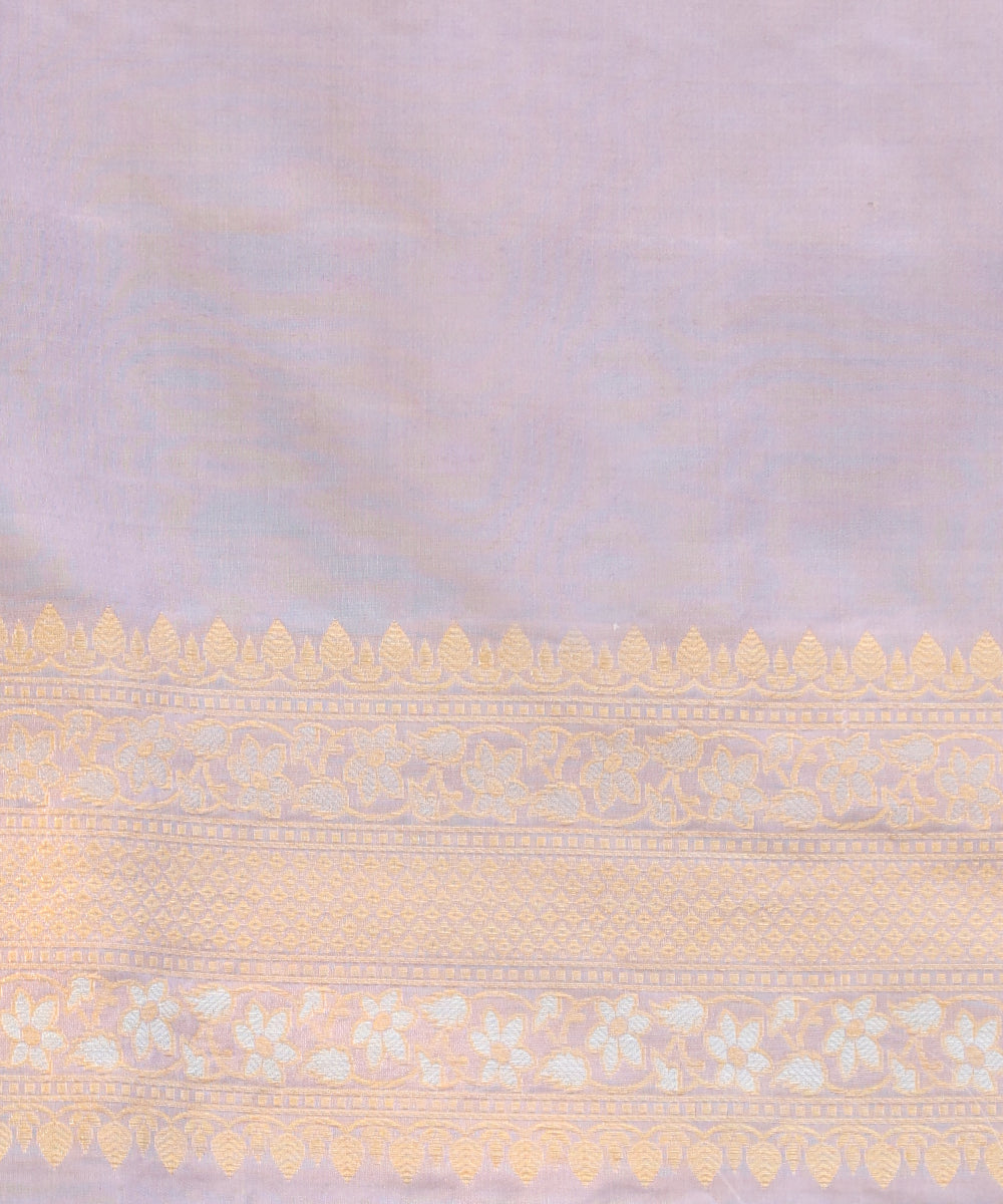 Light_Mauve_Handloom_Pure_Katan_Silk_Banarasi_Saree_With_Kadhwa_Booti_WeaverStory_05