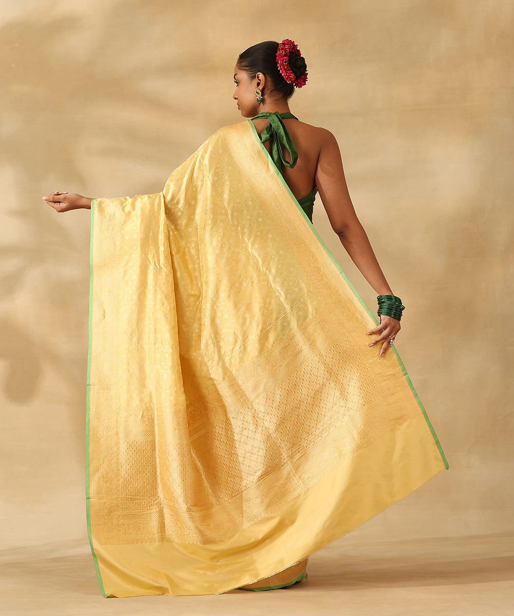 Butterscotch_Yellow_Handloom_Pure_Katan_Silk_Banarasi_Saree_With_Jamdani_Jaal_And_Green_Selvedge_WeaverStory_03