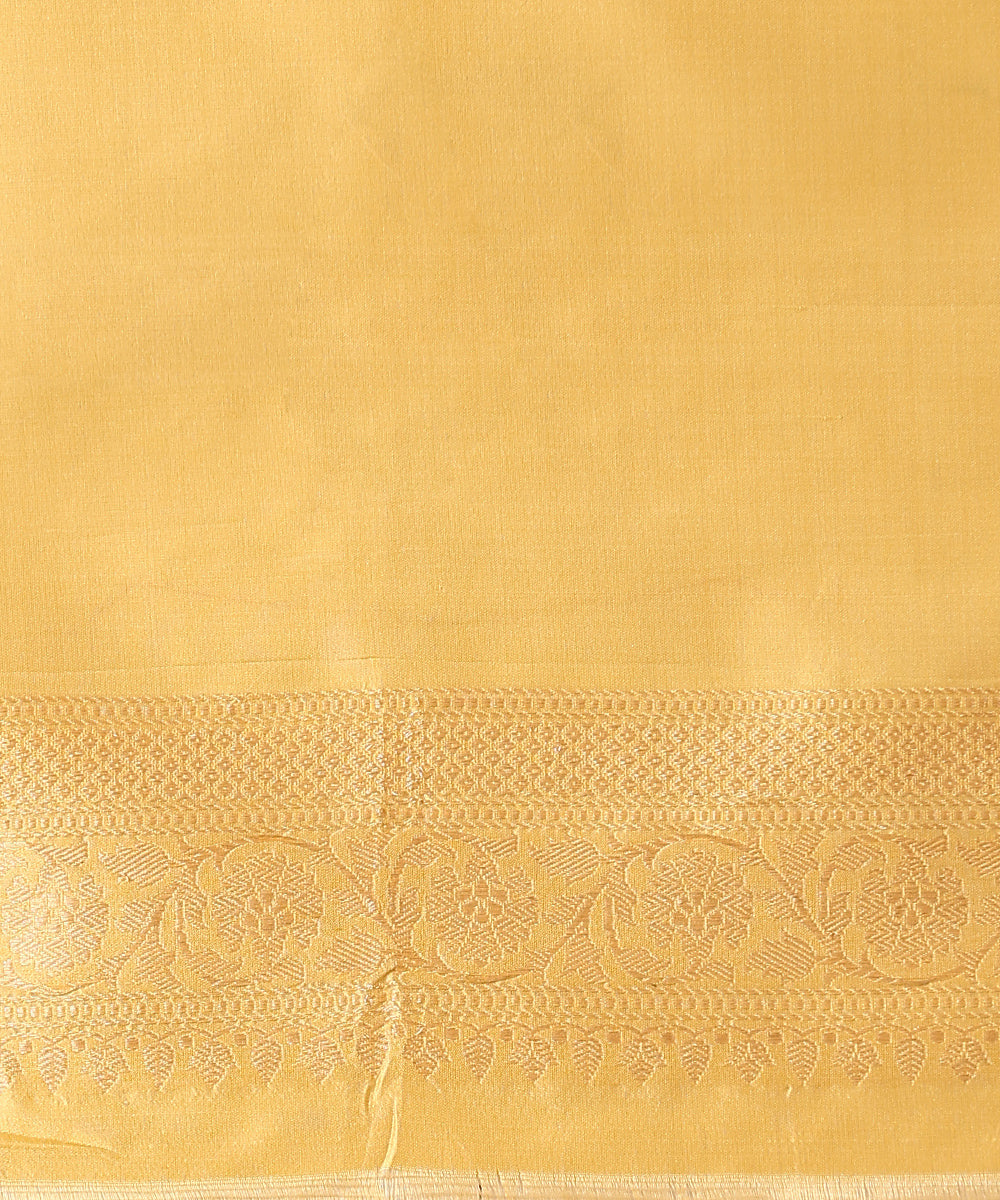 Butterscotch_Yellow_Handloom_Pure_Katan_Silk_Banarasi_Saree_With_Jamdani_Jaal_And_Green_Selvedge_WeaverStory_05