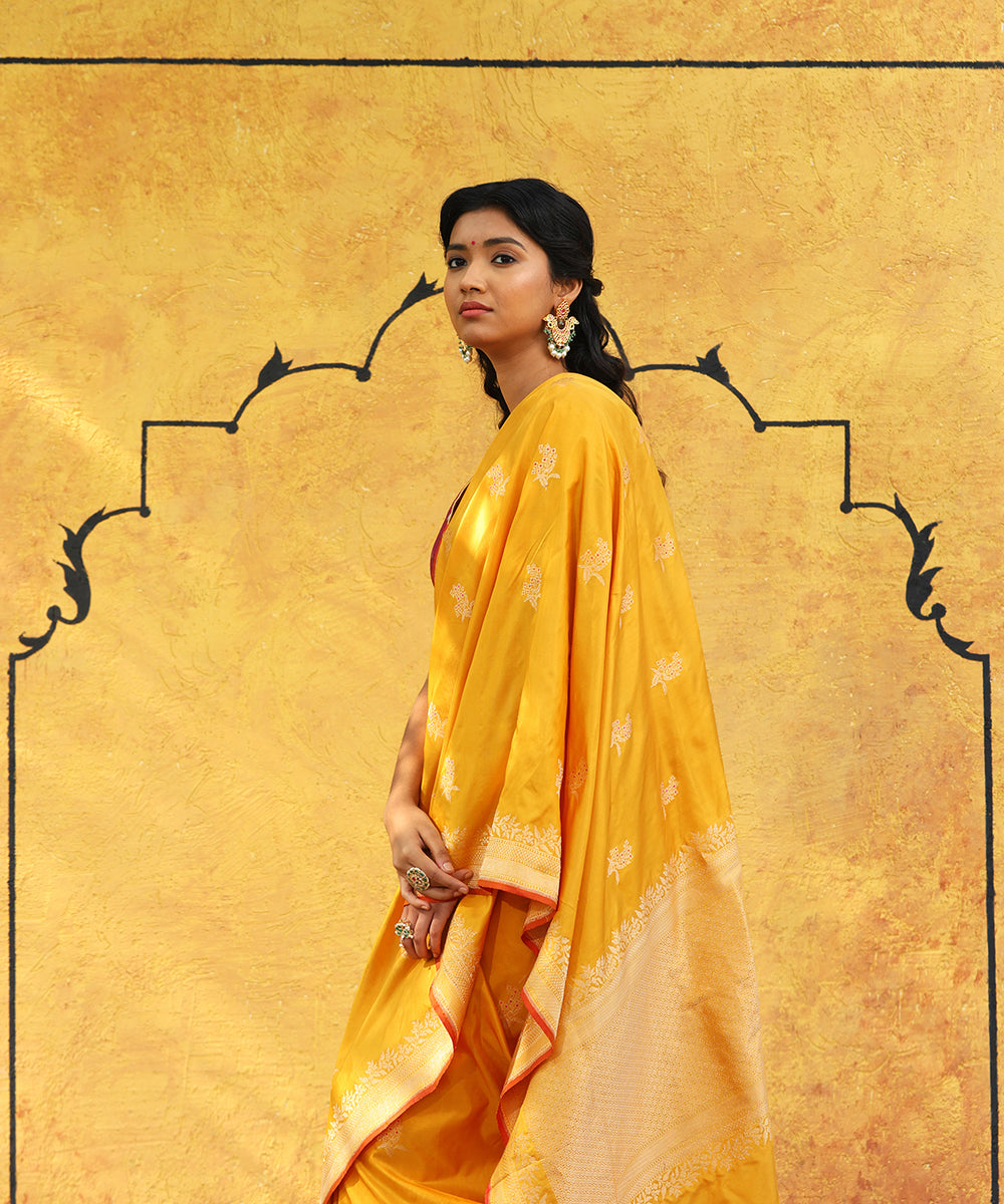 Handloom_Turmeric_Yellow_Pure_Katan_Silk_Saree_With_Kadhwa_Boota_And_Rust_Selvedge_WeaverStory_01