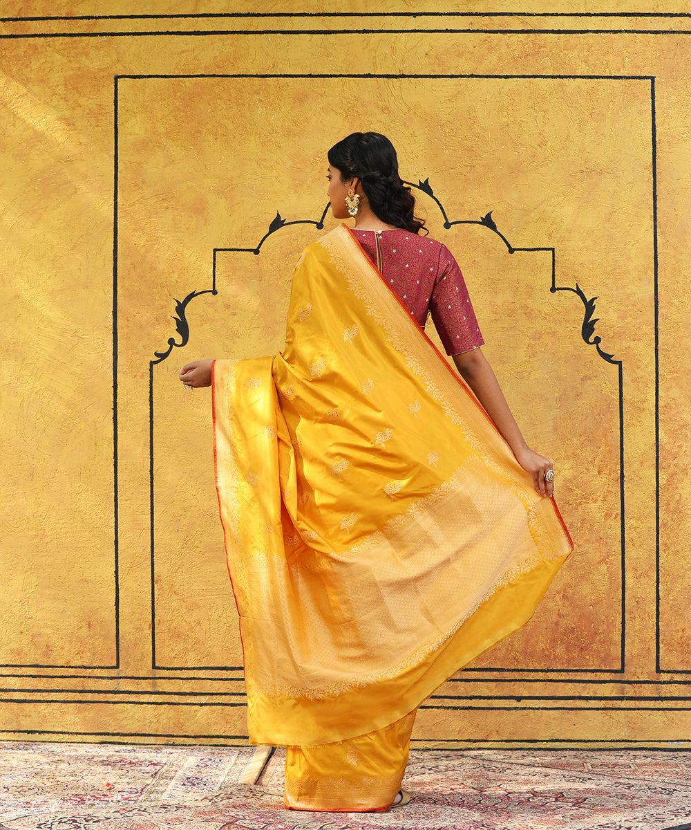 Handloom_Turmeric_Yellow_Pure_Katan_Silk_Saree_With_Kadhwa_Boota_And_Rust_Selvedge_WeaverStory_03