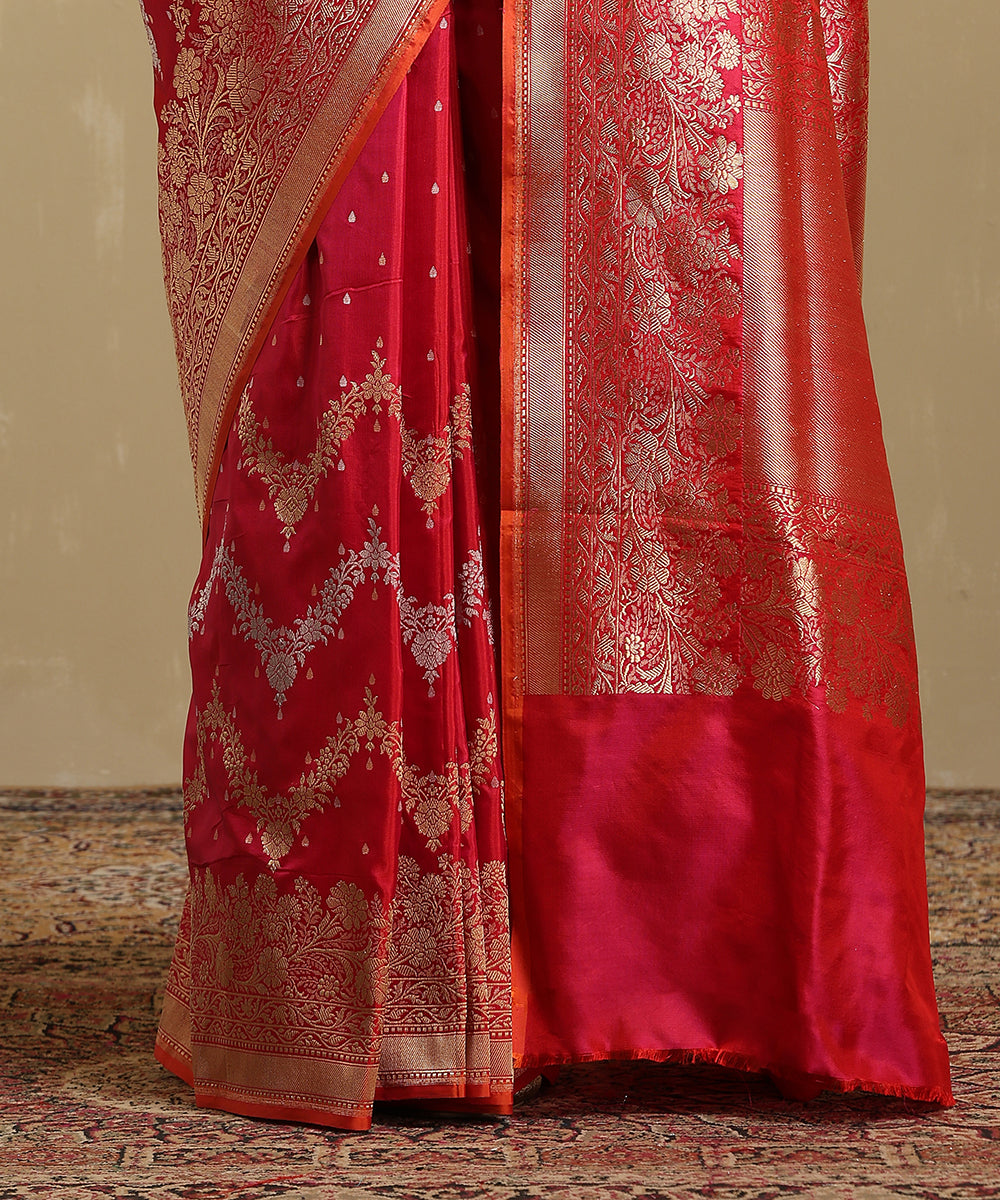 Rani_Pink_Dual_Tone_Handloom_Pure_Katan_Silk_Banarasi_Saree_With_Orange_Selvedge_WeaverStory_04