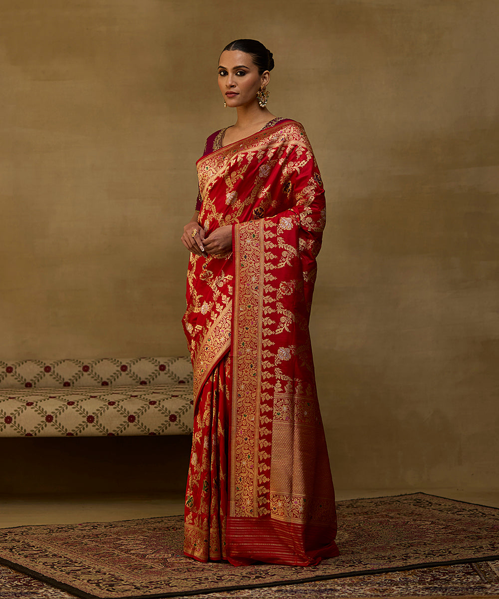 Handloom_Red_Pure_Katan_Silk_Banarasi_Saree_With_Kadhwa_Meenakari_Jaal_WeaverStory_02