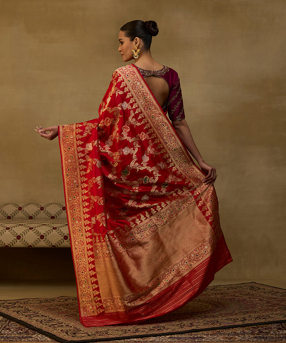 Handloom_Red_Pure_Katan_Silk_Banarasi_Saree_With_Kadhwa_Meenakari_Jaal_WeaverStory_03