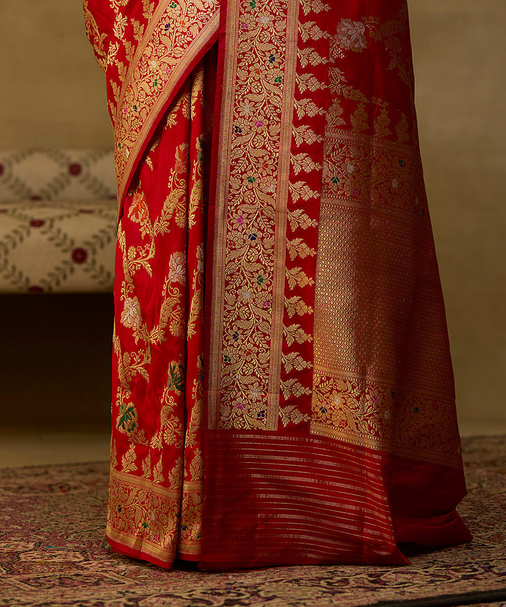 Handloom_Red_Pure_Katan_Silk_Banarasi_Saree_With_Kadhwa_Meenakari_Jaal_WeaverStory_04