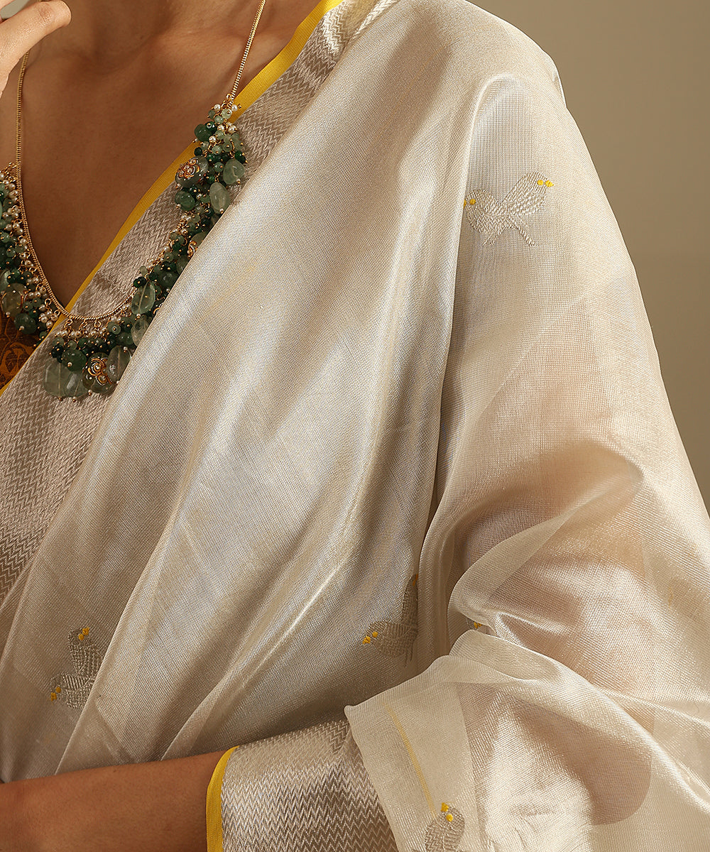 White_And_Silver_Handloom_Pure_Tissue_Chanderi_Saree_With_Twin_Bird_Motifs_And_Broad_Zari_Border_WeaverStory_04