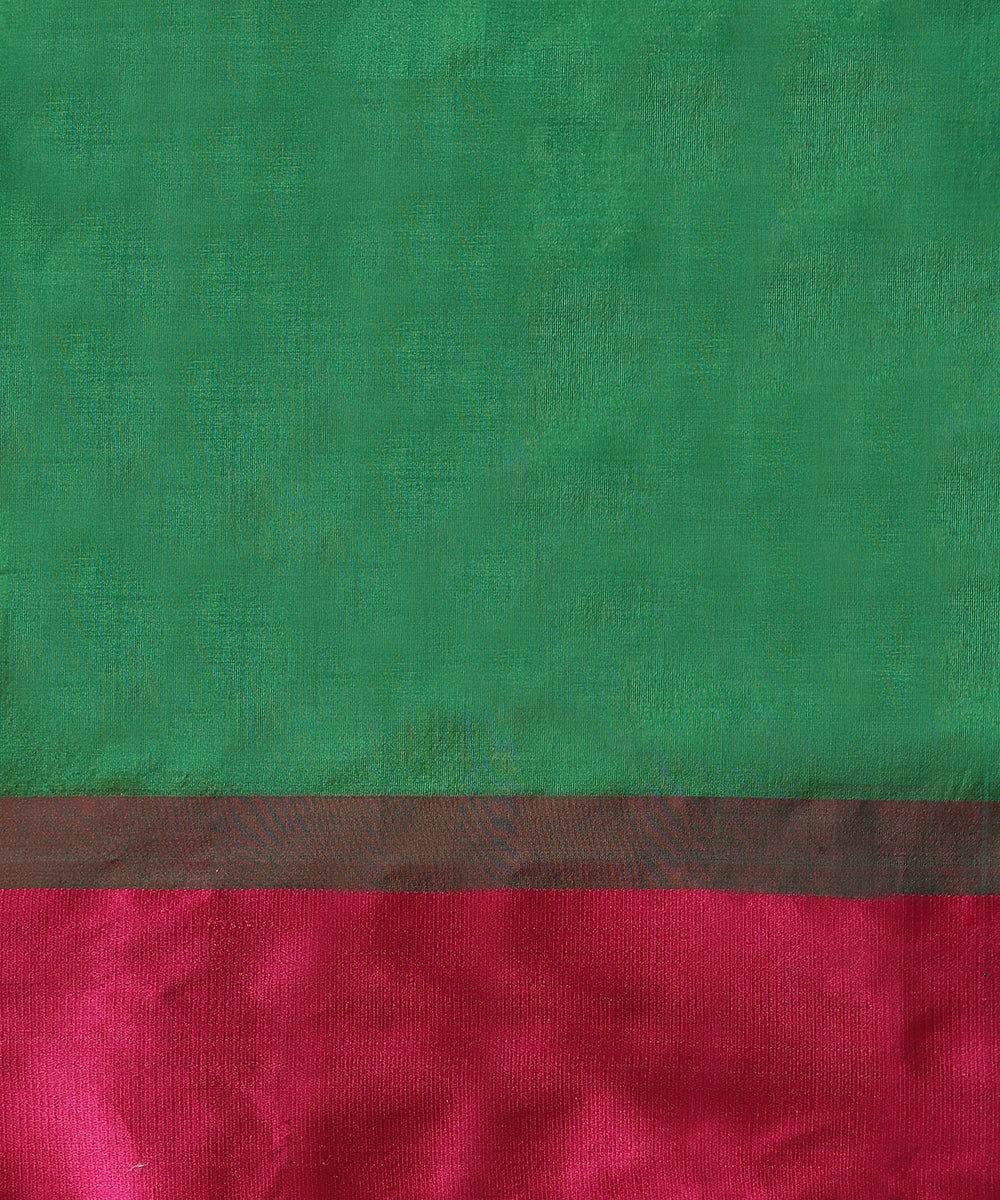 Handloom_Green_Pure_Chanderi_Silk_Saree_With_Floral_Motifs_And_Pink_Mashroo_Border_WeaverStory_06