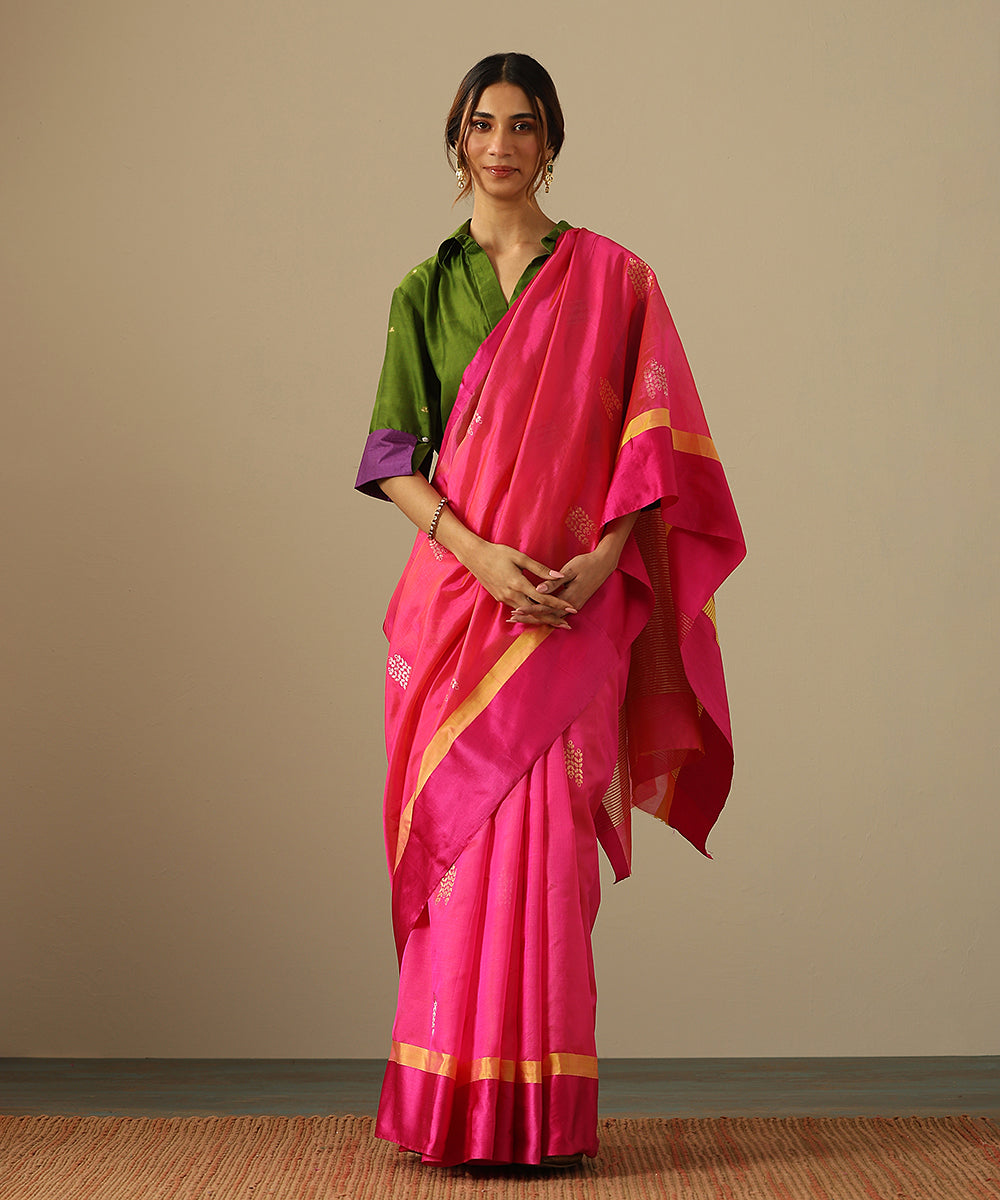 Pink_Dual_Tone_Handloom_Pure_Chanderi_Silk_Saree_With_Floral_Motifs_And_Mashroo_Border_WeaverStory_02