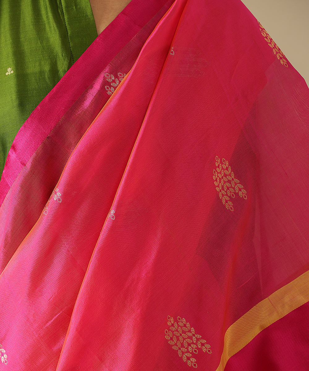 Pink_Dual_Tone_Handloom_Pure_Chanderi_Silk_Saree_With_Floral_Motifs_And_Mashroo_Border_WeaverStory_04