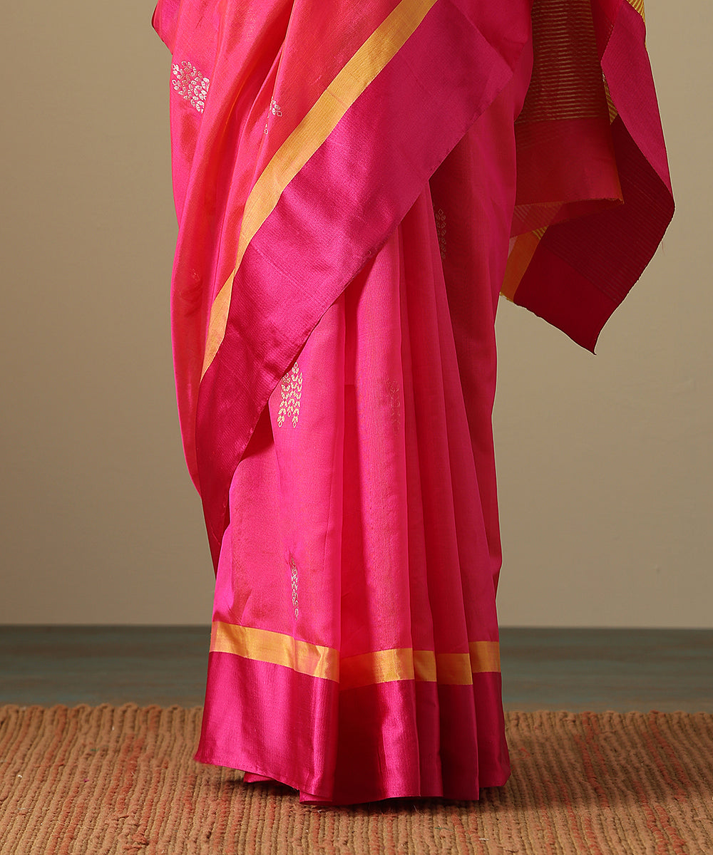 Pink_Dual_Tone_Handloom_Pure_Chanderi_Silk_Saree_With_Floral_Motifs_And_Mashroo_Border_WeaverStory_05