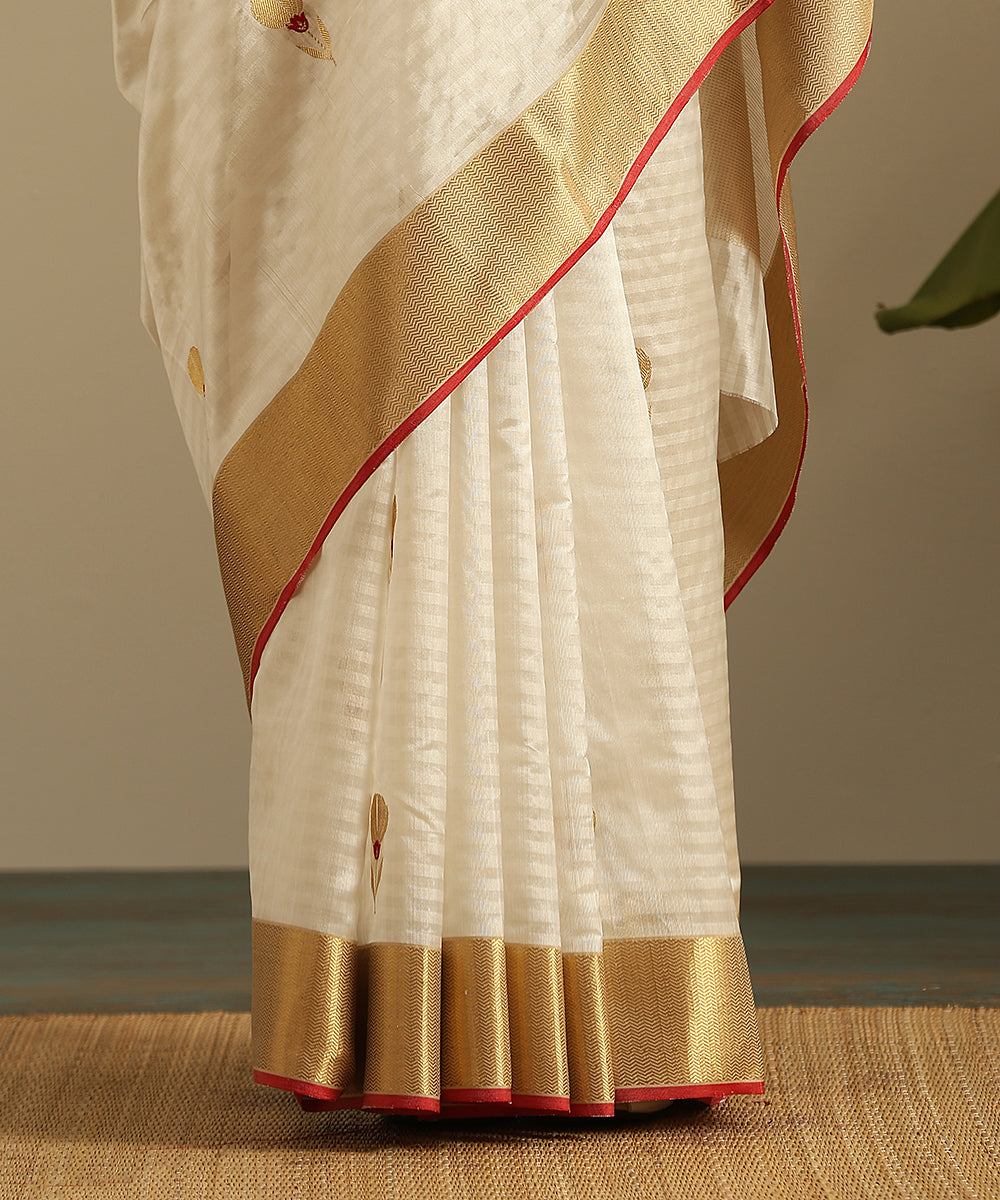 Handloom_White_Striped_Pure_Silk_Chanderi_Saree_With_Floral_Boota_And_Zari_Border_WeaverStory_05