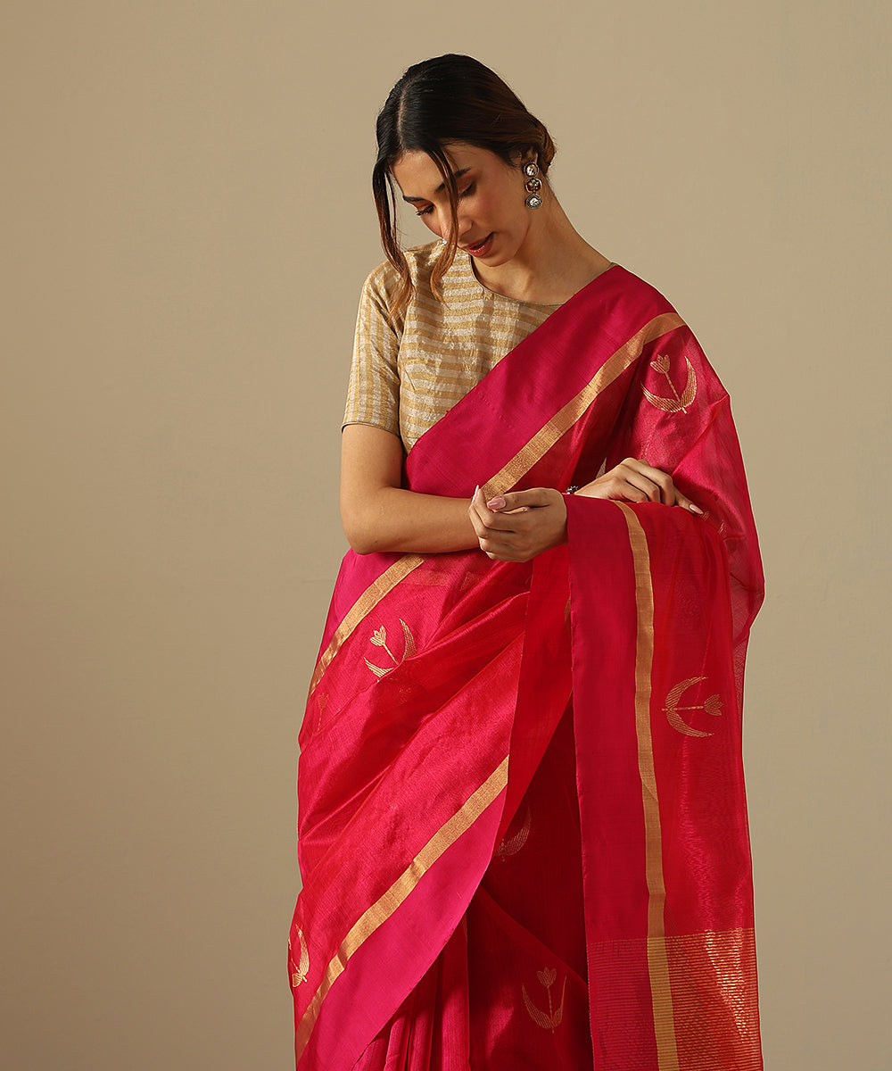 Handloom_Hot_Pink_Pure_Silk_Chanderi_Saree_With_Zari_Boota_And_Red_Border_WeaverStory_01