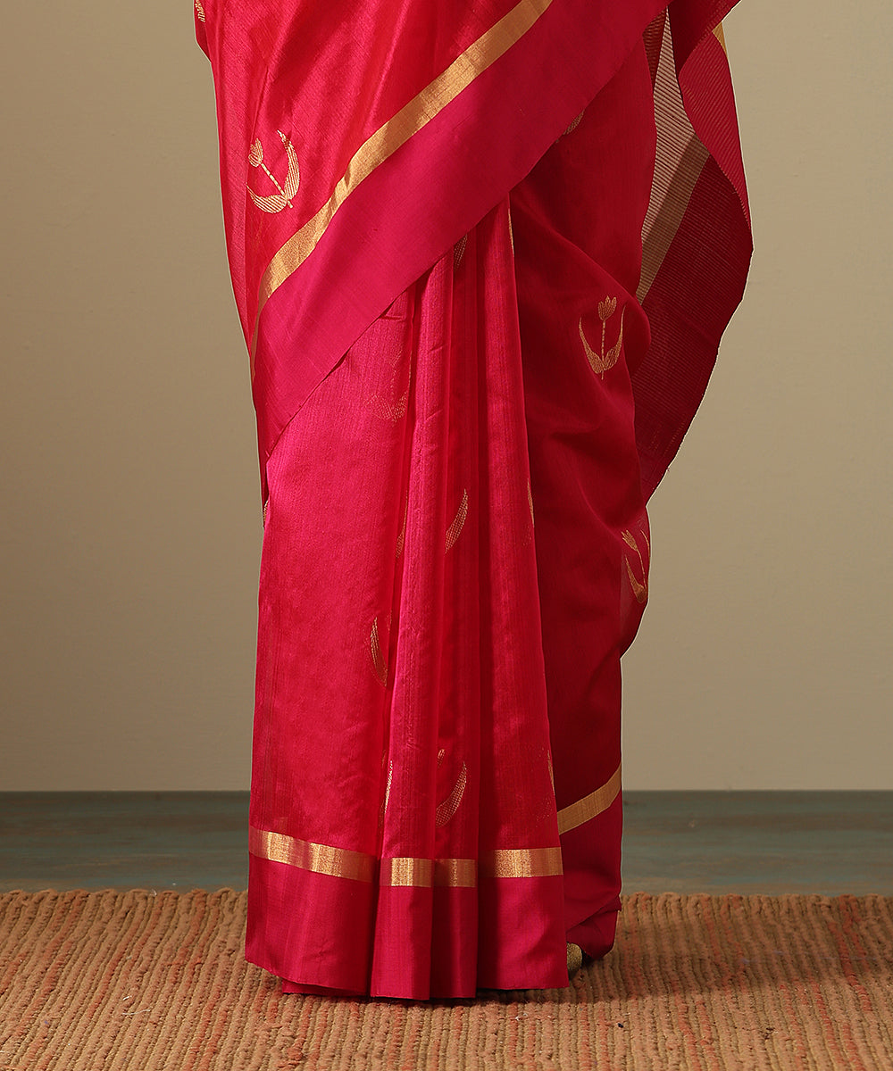 Handloom_Hot_Pink_Pure_Silk_Chanderi_Saree_With_Zari_Boota_And_Red_Border_WeaverStory_05