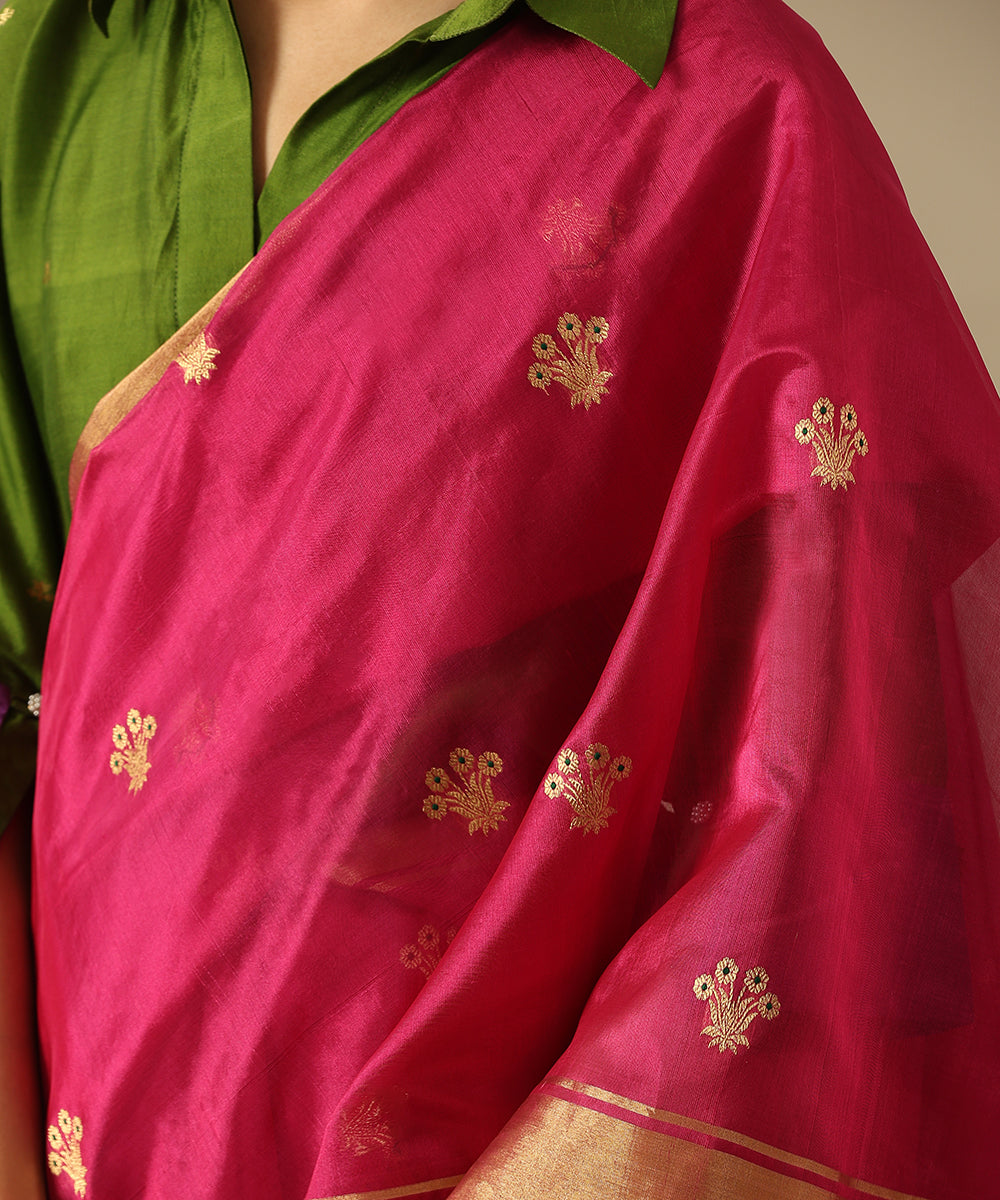 Berry_Pink_Handloom_Pure_Silk_Chanderi_Saree_With_Zari_Border_And_Floral_Motifs_WeaverStory_04