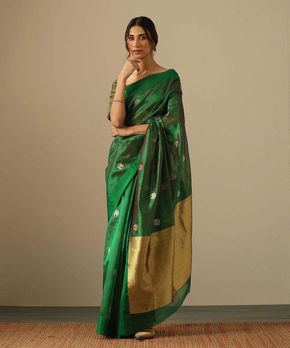 Handloom_Green_Dual_Tone_Pure_Silk_Chanderi_Saree_With_Zari_Meenakari_Flowers_And_Green_Border_WeaverStory_02