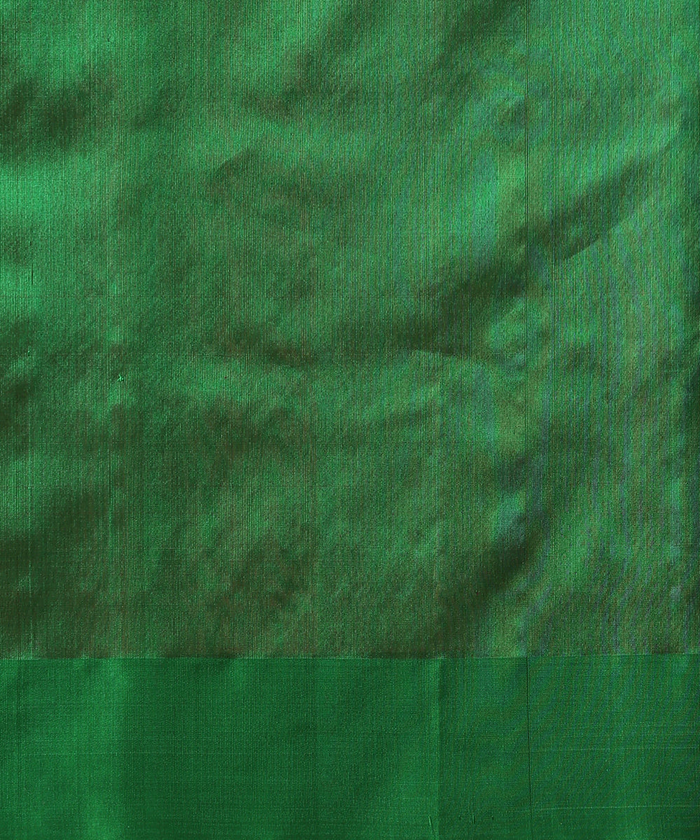 Handloom_Green_Dual_Tone_Pure_Silk_Chanderi_Saree_With_Zari_Meenakari_Flowers_And_Green_Border_WeaverStory_06