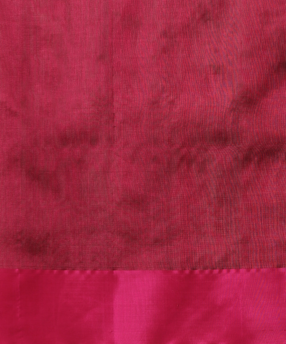 Handloom_Wine_Pure_Silk_Chanderi_Saree_With_Floral_Buds_And_Pink_Border_WeaverStory_05