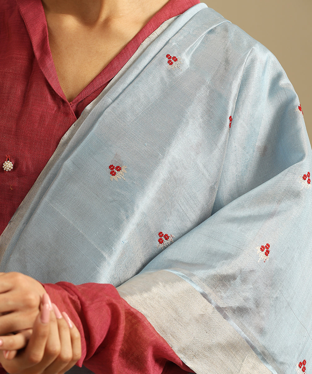 Handloom_Blue_And_Silver_Pure_Tissue_Chanderi_Saree_With_Meenakari_Floral_Booti_WeaverStory_04