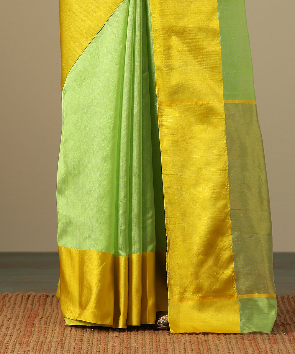 Handloom_Neon_Green_Pure_Silk_Chanderi_Saree_With_Yellow_Mashroo_Border_WeaverStory_04