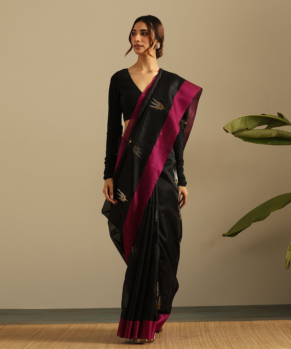 Black_Handloom_Pure_Silk_Chanderi_Saree_With_Wheat_Flower_Motif_And_Pink_Mashroo_Border_WeaverStory_02