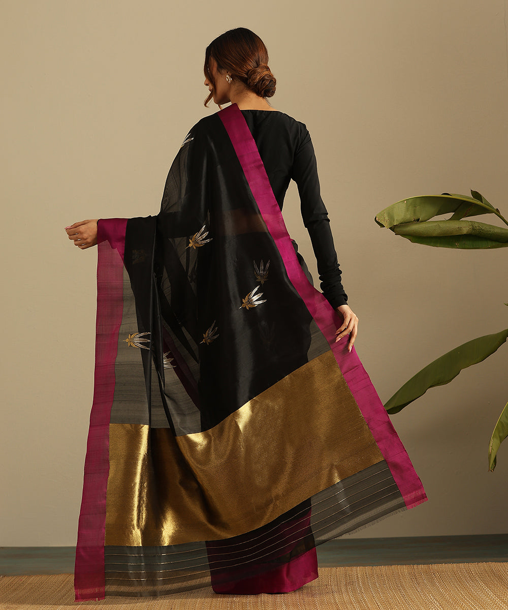 Black_Handloom_Pure_Silk_Chanderi_Saree_With_Wheat_Flower_Motif_And_Pink_Mashroo_Border_WeaverStory_03