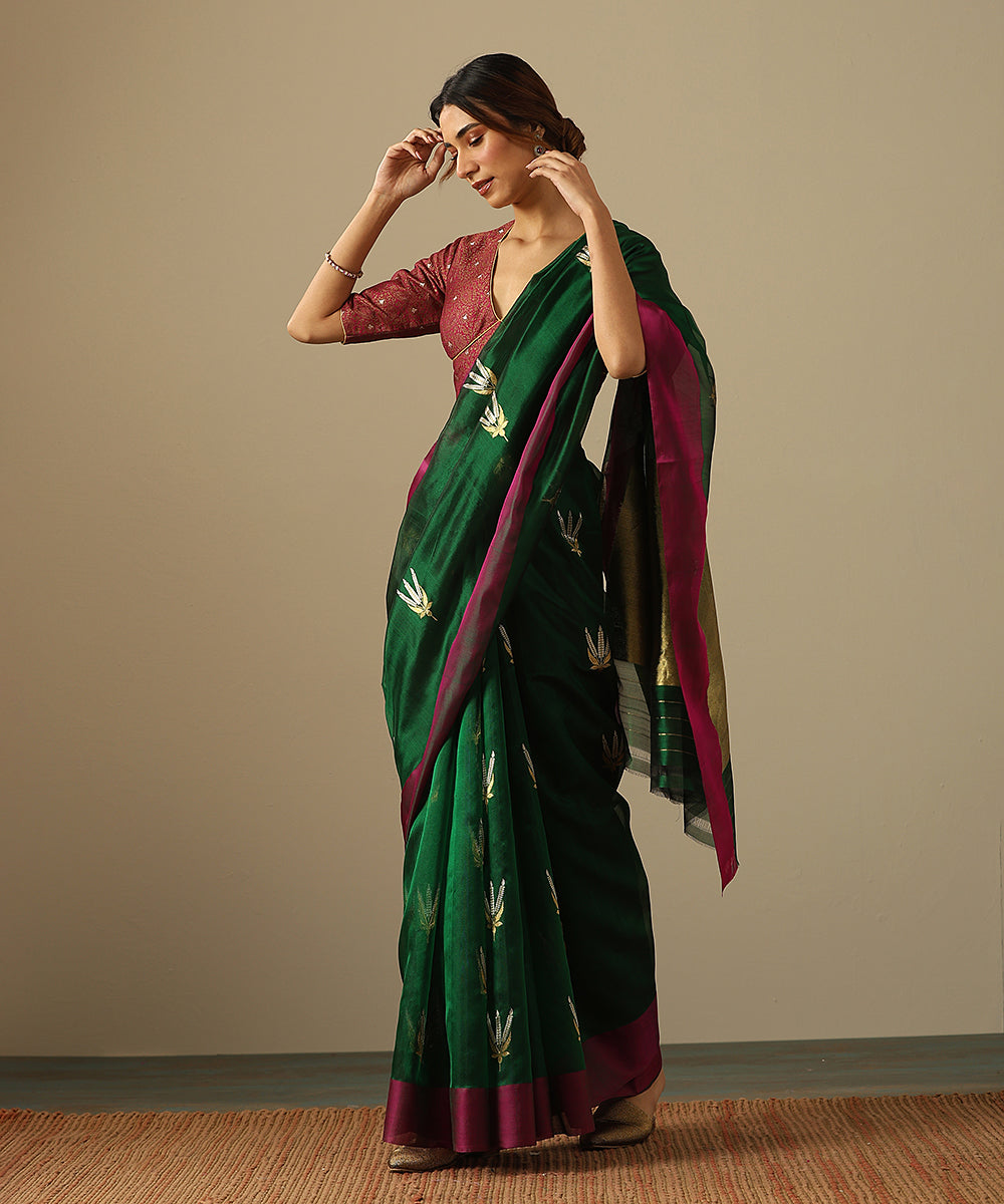 Handloom_Green_Pure_Silk_Chanderi_Saree_With_Wheat_Flower_Motif_And_Pink_Mashroo_Border_WeaverStory_02