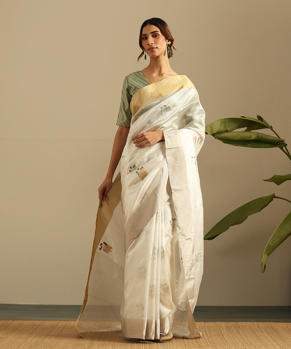 Handloom_White_Pure_Silk_Chanderi_Saree_With_Grey_Flowers_And_Zari_Border_WeaverStory_02