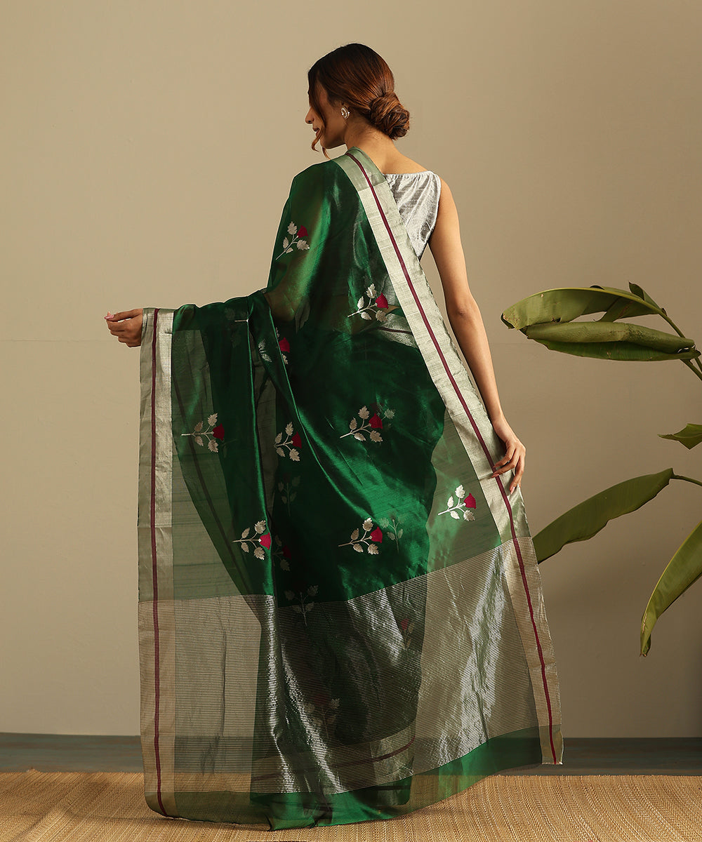 Handloom_Emerald_Green_Pure_Silk_Chanderi_Saree_With_Rose_Flower_Motif_WeaverStory_03
