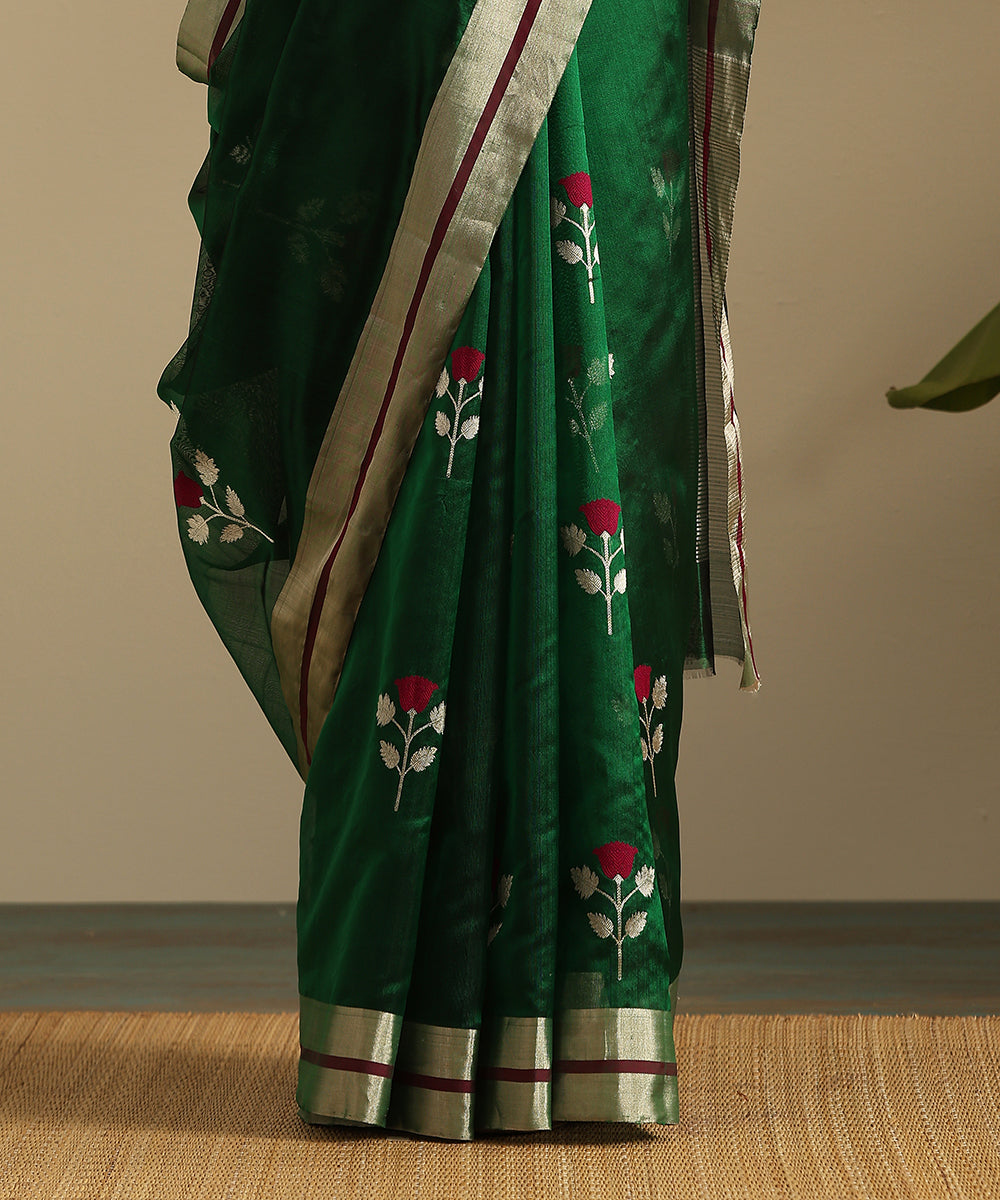 Handloom_Emerald_Green_Pure_Silk_Chanderi_Saree_With_Rose_Flower_Motif_WeaverStory_05