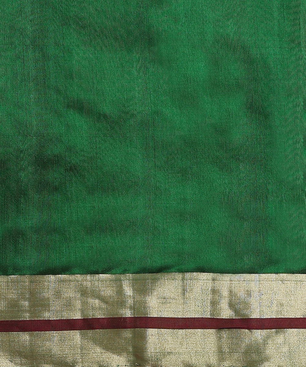 Handloom_Emerald_Green_Pure_Silk_Chanderi_Saree_With_Rose_Flower_Motif_WeaverStory_06