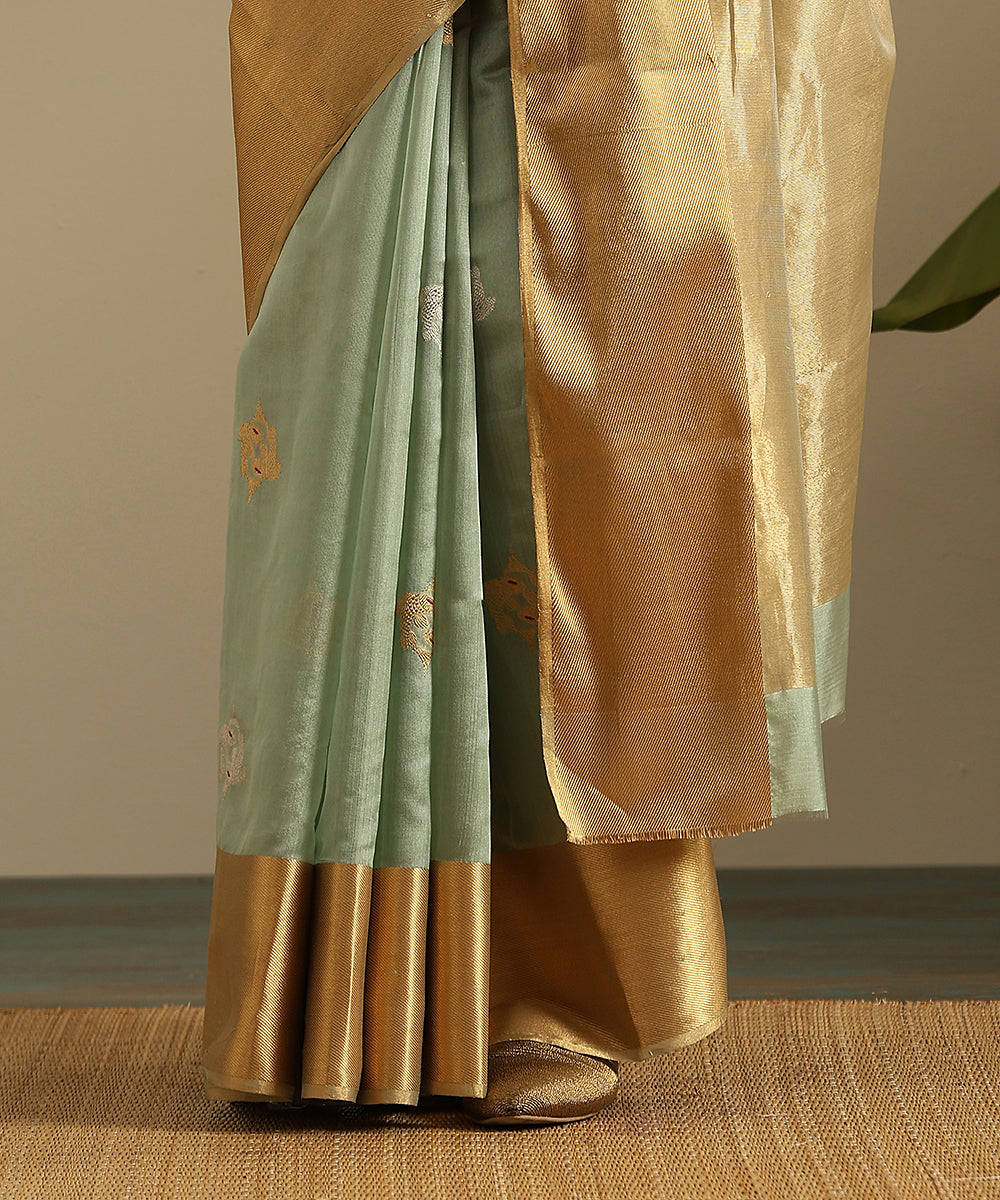 Handloom_Blue_Pure_Silk_Chanderi_Saree_With_Twin_Fishes_And_Woven_Zari_Border_WeaverStory_05