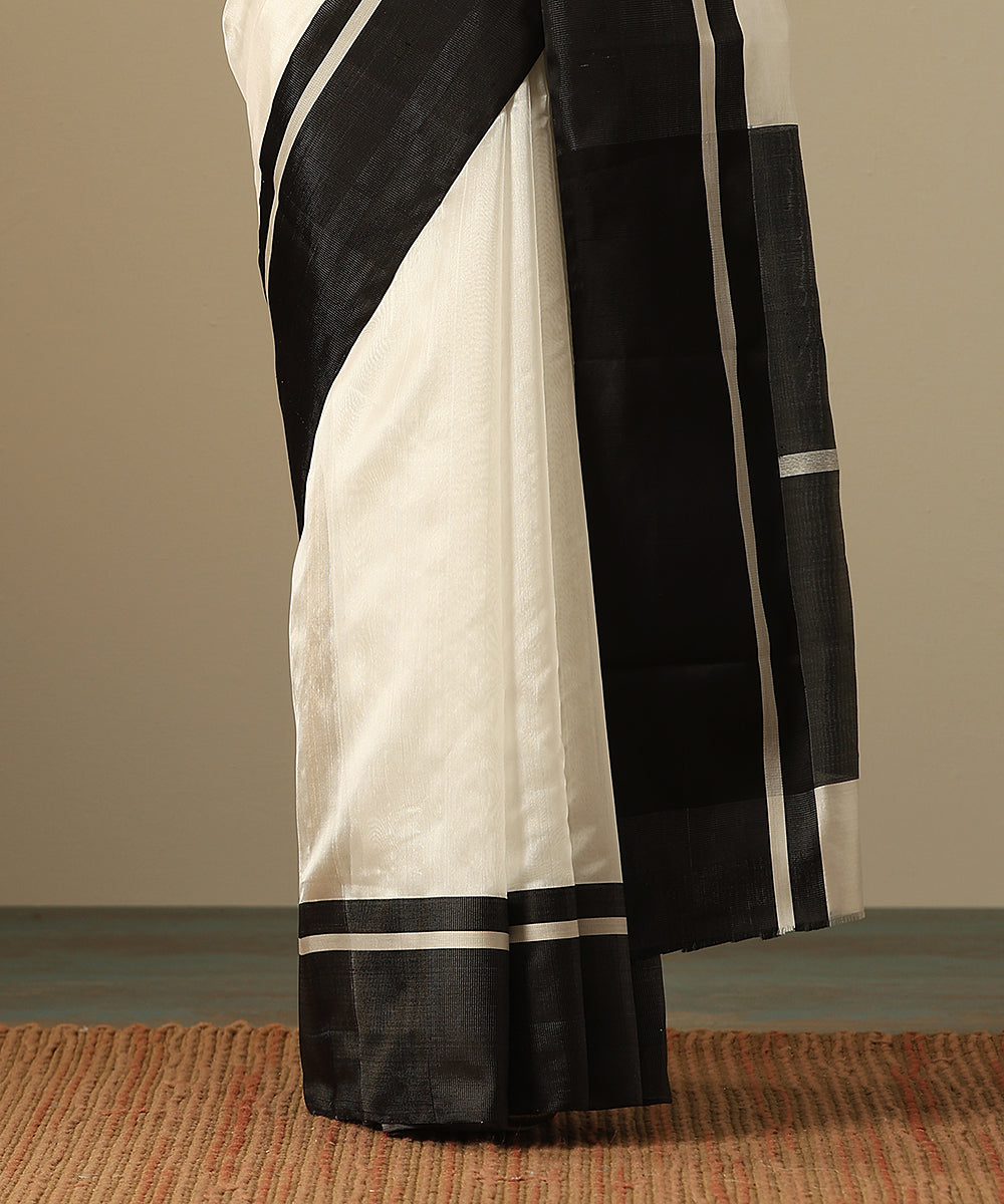 White_Handloom_Pure_Silk_Chanderi_Saree_With_Black_Mashroo_Border_WeaverStory_04
