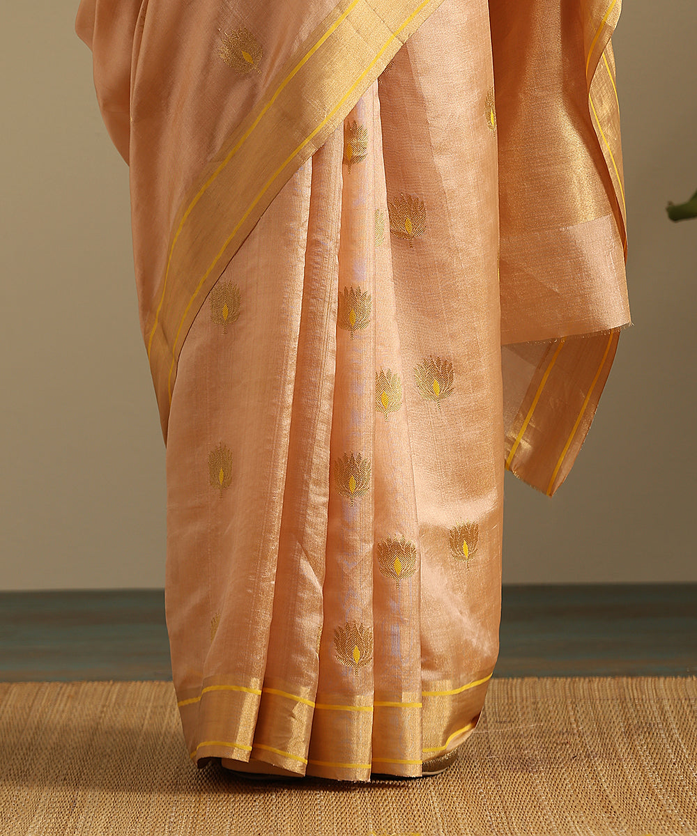 Peach_Handloom_Pure_Tissue_Silk_Chanderi_Saree_With_Lotus_Flower_Motifs_WeaverStory_05