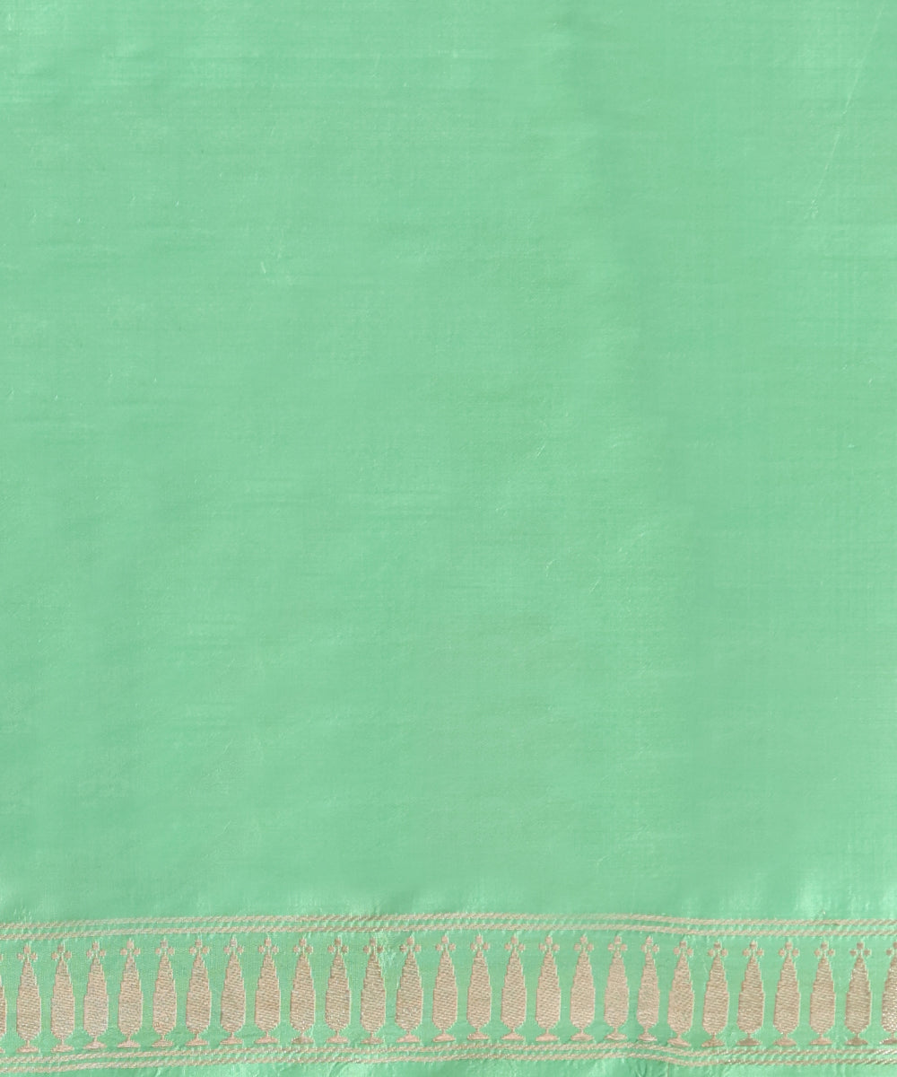 Light_Green_Pure_Katan_Silk_Kimkhab_Banarasi_Saree_With_Zari_WeaverStory_05
