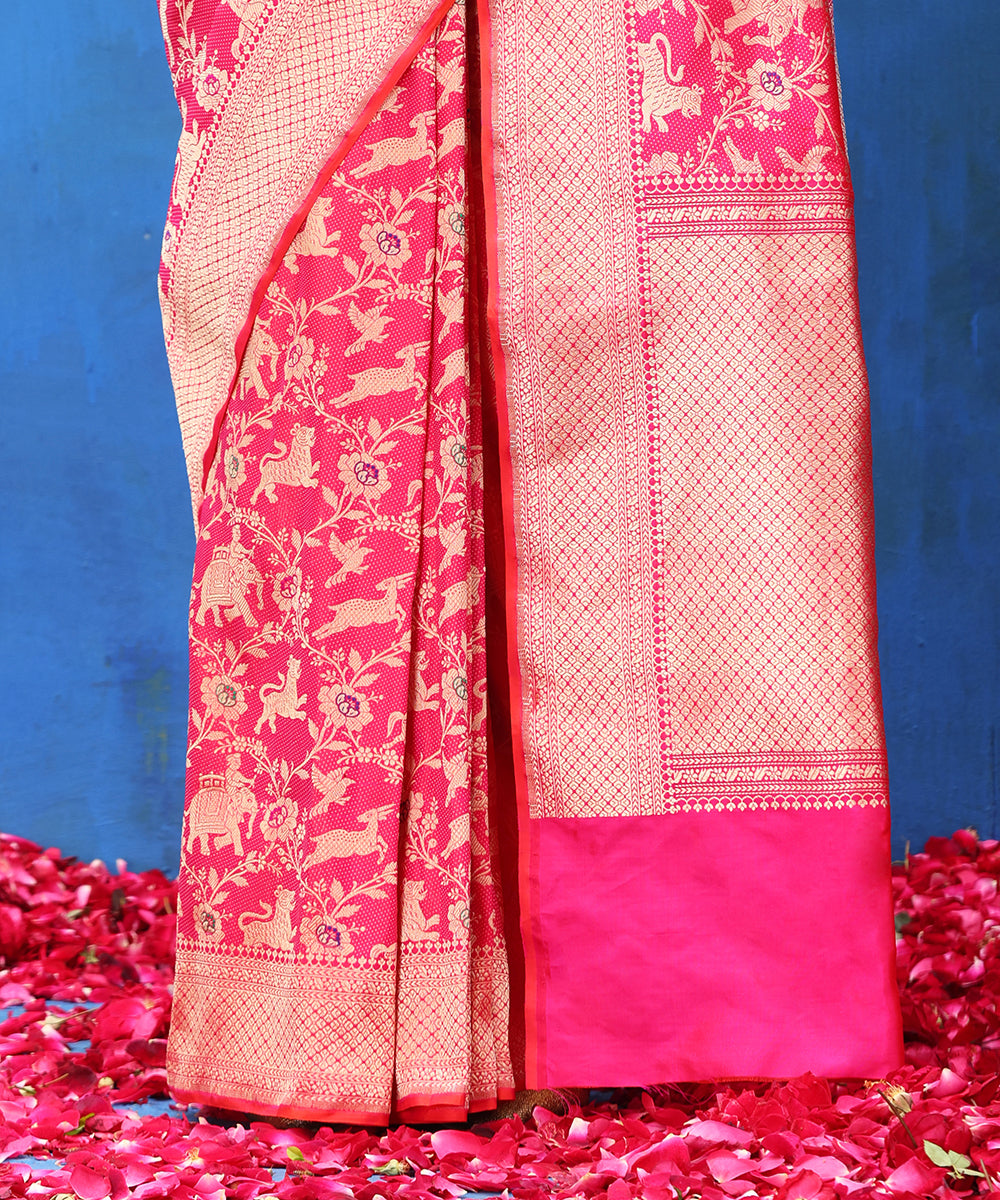 Hot_Pink_Pure_Katan_Silk_Kimkhab_Banarasi_Saree_With_Zari_WeaverStory_04