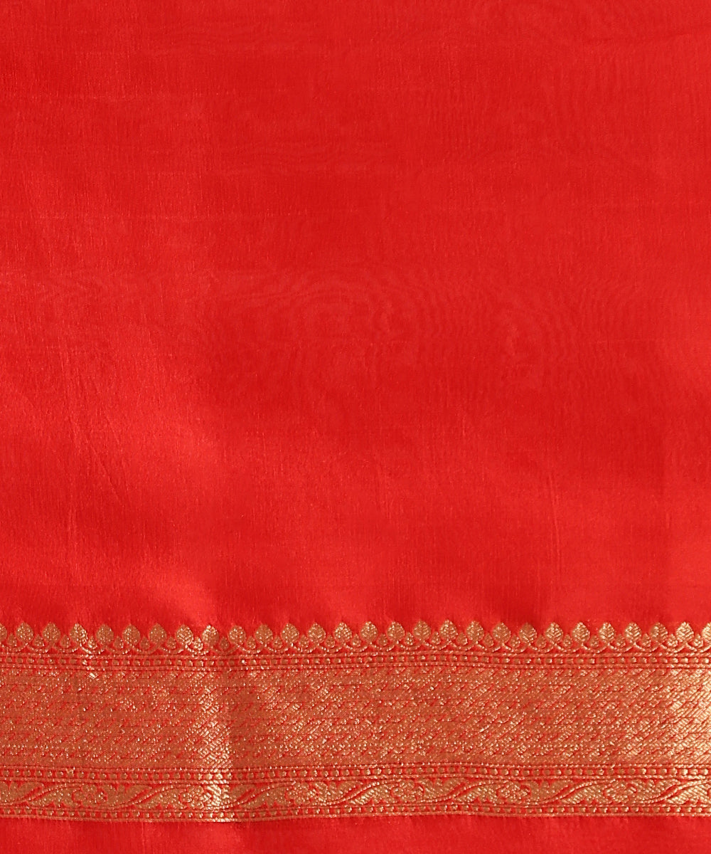 Red_Handloom_Pure_Kora_Silk_Banarasi_Saree_With_Gold_Zari_Kadhwa_Boota_WeaverStory_05