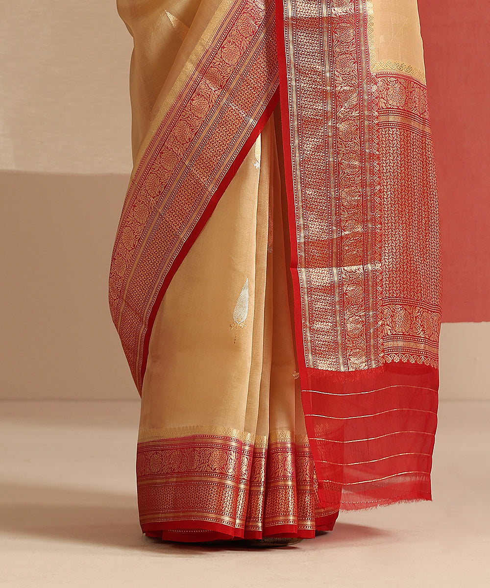 Beige_Handloom_Pure_Kora_Silk_Banarasi_Saree_With_Red_And_Pink_Border_WeaverStory_04