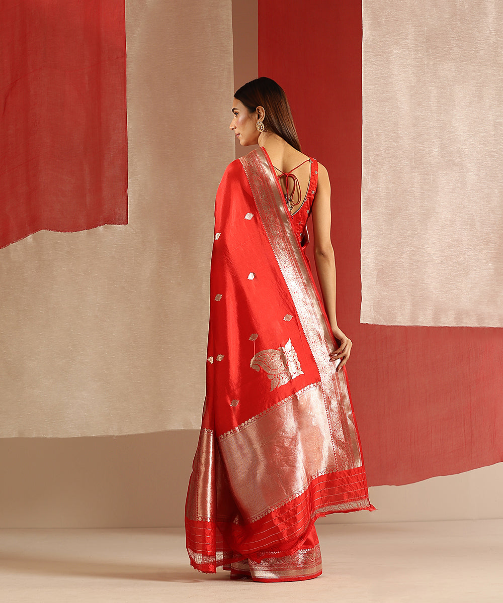 Handloom_Red_Pure_Katan_Silk_Banarasi_Saree_With_Silver_Zari_Kadhwa_Boota_WeaverStory_03