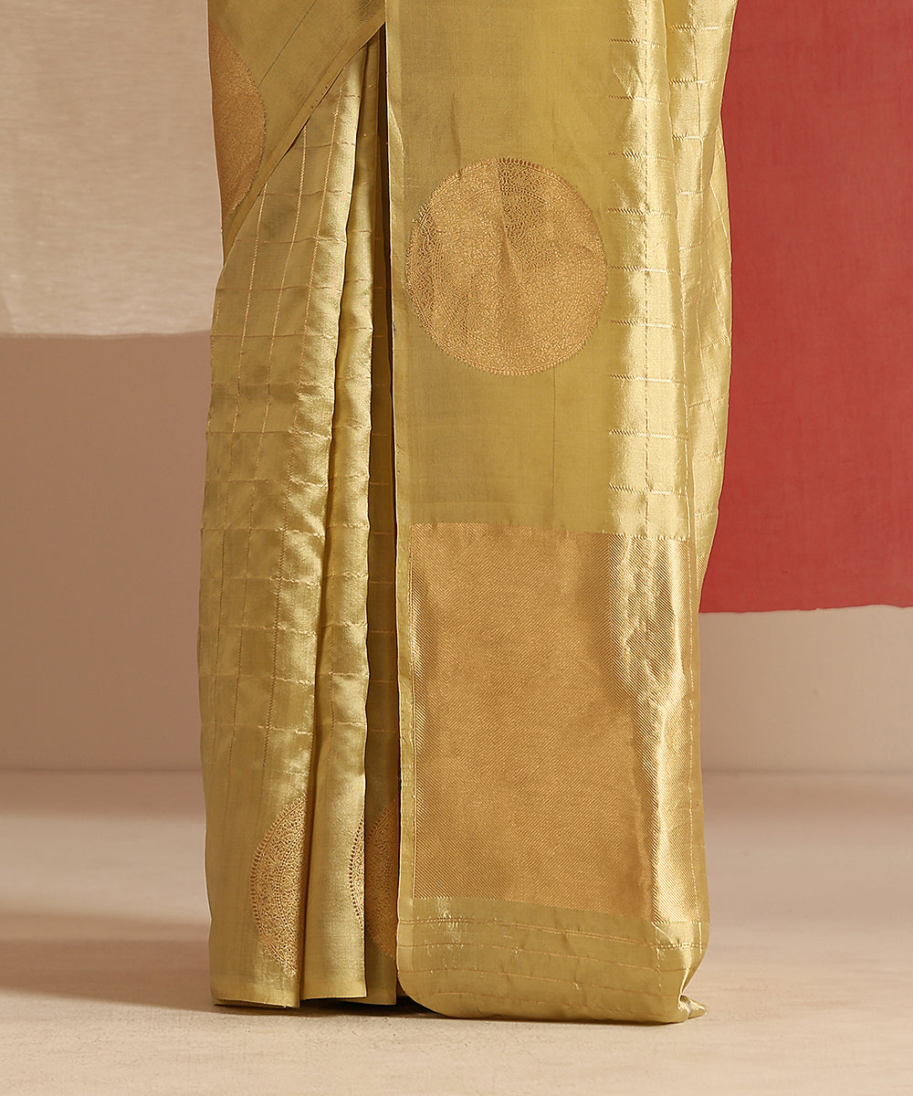 Handloom_Pistachio_Green_Pure_Katan_Silk_Banarasi_Saree_With_Zari_Checks_And_Kadhwa_Boota_WeaverStory_04