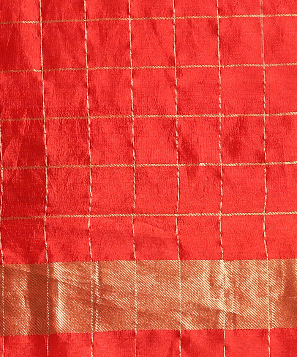 Red_Handloom_Pure_Katan_Silk_Banarasi_Saree_With_Zari_Checks_And_Kadhwa_Boota_WeaverStory_05