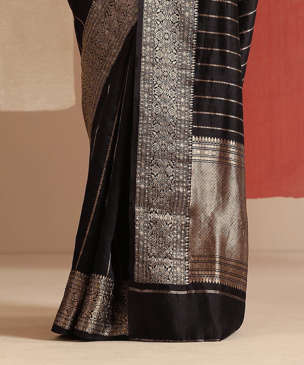 Handloom_Black_Pure_Katan_Silk_Banarasi_Saree_With_Zari_Stripes_And_Kadhwa_Border_WeaverStory_04