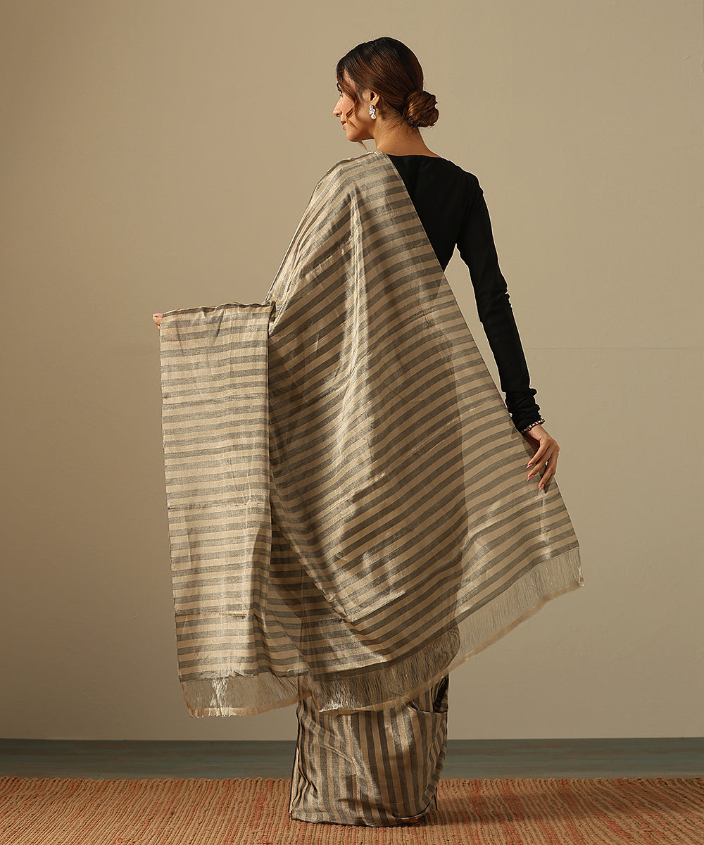 Gold_And_Black_Handloom_Pure_Chanderi_Tissue_Saree_WeaverStory_03