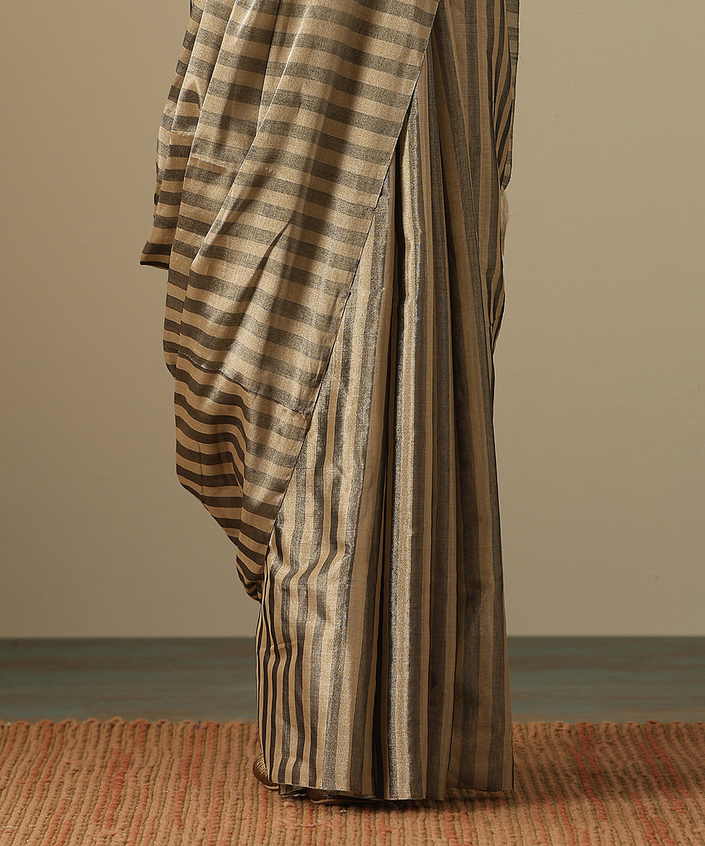 Gold_And_Black_Handloom_Pure_Chanderi_Tissue_Saree_WeaverStory_04