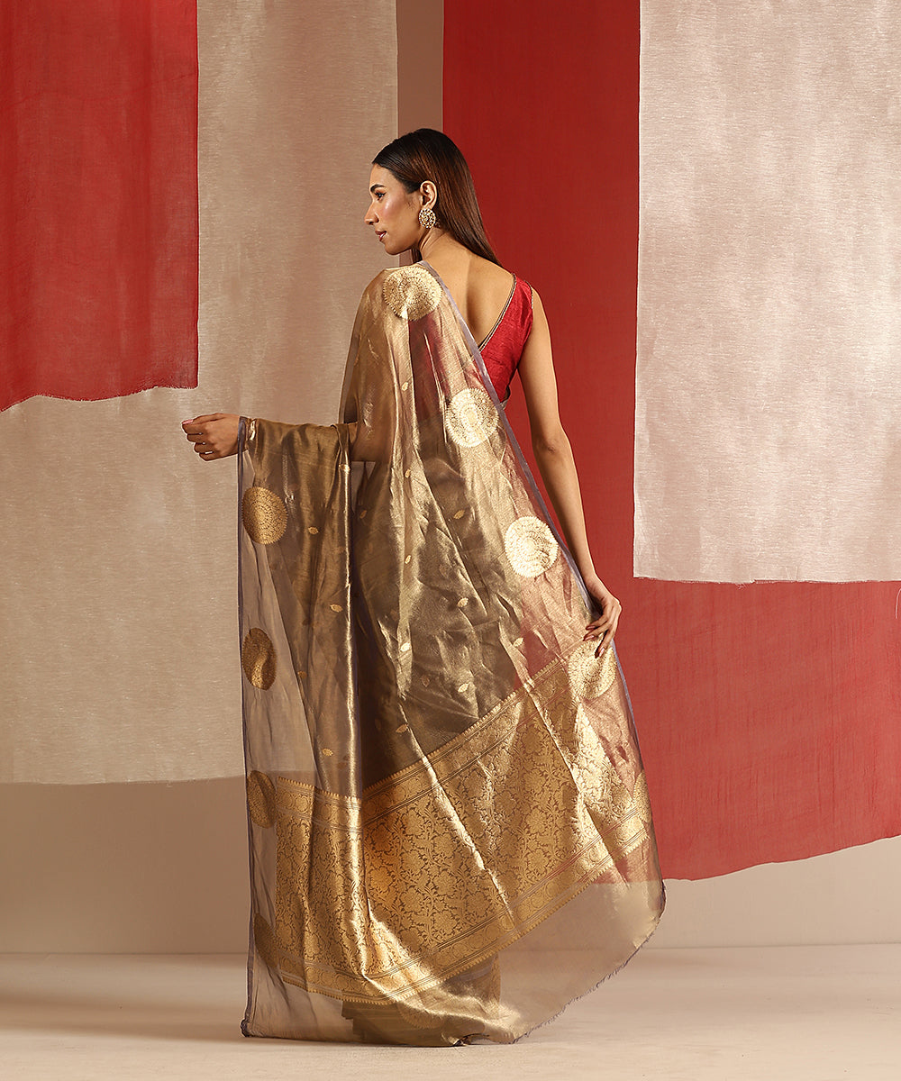 Handloom_Purple_And_Antique_Gold_Pure_Tissue_Silk_Banarasi_Saree_With_Kadhwa_Boota_WeaverStory_03