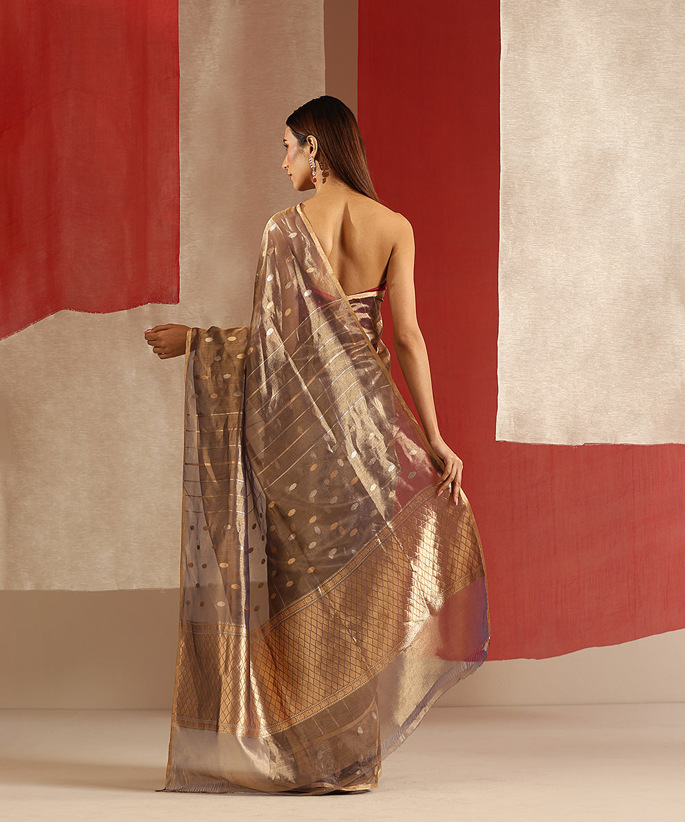 Handloom_Blue_And_Gold_Pure_Tissue_Silk_Banarasi_Saree_With_Kadhwa_Boota_WeaverStory_03