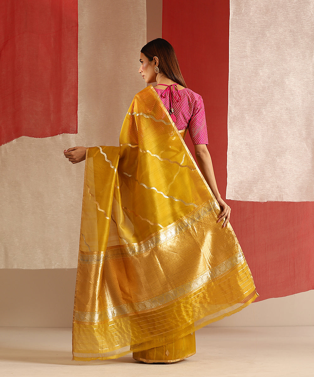 Mustard_Handloom_Pure_Kora_Silk_Banarasi_Saree_With_Gold_And_Silver_Kadhwa_Booti_WeaverStory_03