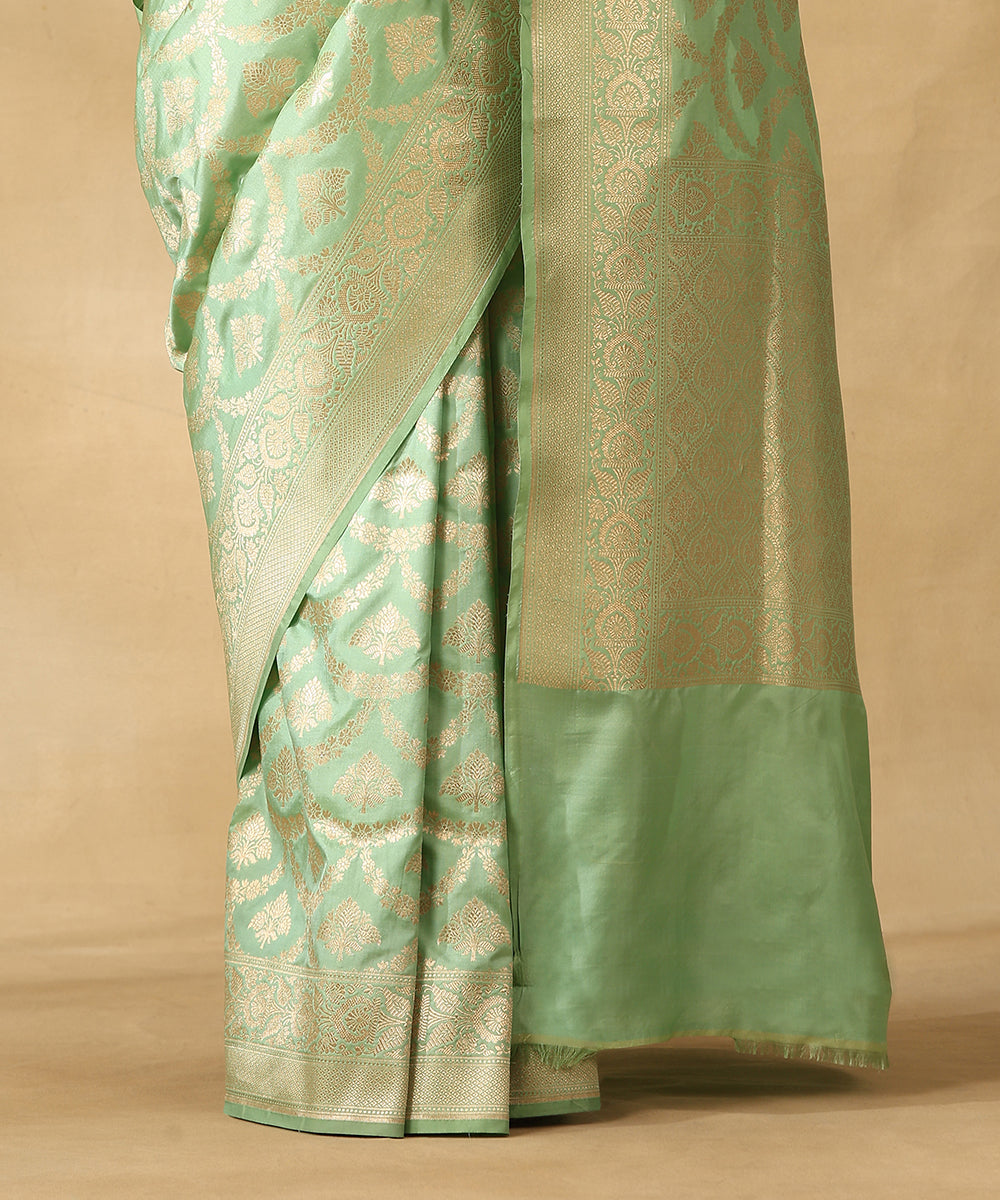Sea_Green_Handloom_Pure_Katan_Silk_Banarasi_Saree_With_All_Over_Zari_Jaal_In_Cutwork_Weave_WeaverStory_04
