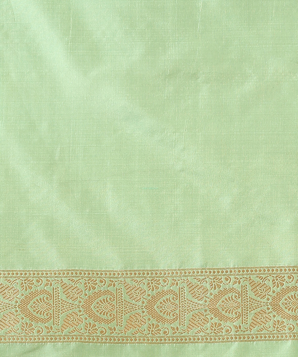 Sea_Green_Handloom_Pure_Katan_Silk_Banarasi_Saree_With_All_Over_Zari_Jaal_In_Cutwork_Weave_WeaverStory_05